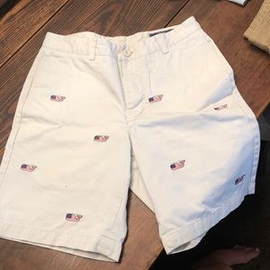 USA whale vineyard vines club shorts